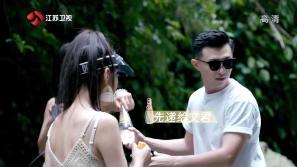 梦见已去世的父亲叫我带母亲看？